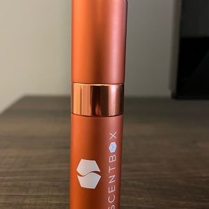 Dom Rosa Les Liquides Imaginaires
  .27 oz from scentbox PRICE FIRM